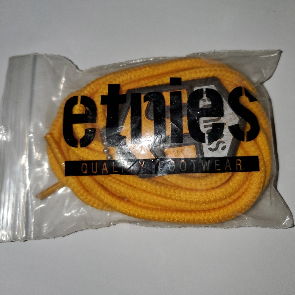 VINTAGE Unopened Etnies SHOE LACES and Keychain - Skateboarding - Sneakers - Y2K